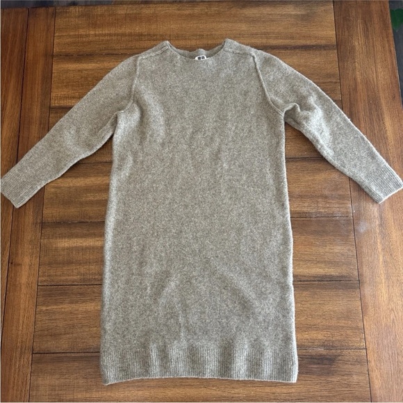 Uniqlo Women's Short Dress Small Tan 100% Wool Jumper Dress - Picture 2 of 12